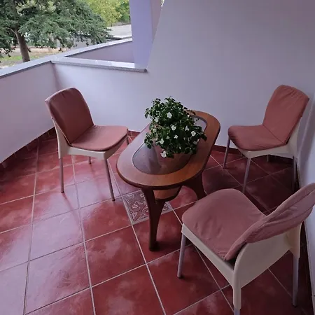 Pansion Sandra Bed & Breakfast